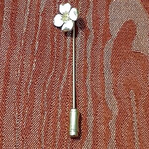 TRIFARI Dogwood White Enamel Flower Gold Tone Stick Pin VINTAGE COLLECTABLE